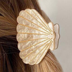 Sea Shell Claw Clip